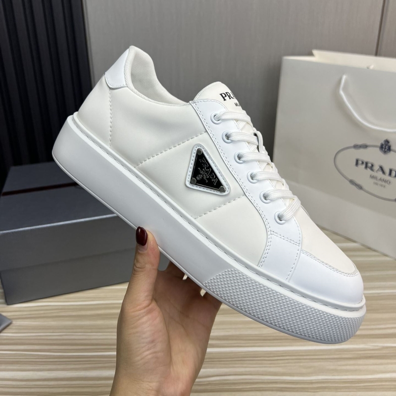 Pra*a casual shoes